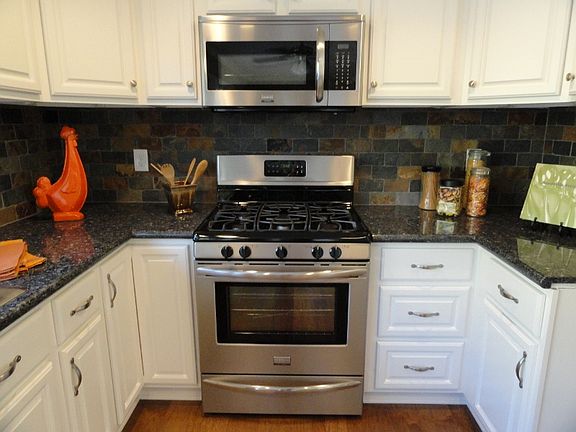 Sparkling, new ss appliances