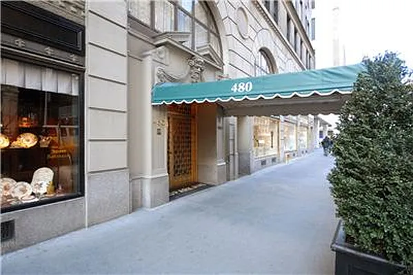 Sold by Warburg | media 1
