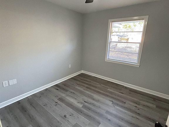 3rd image of 5575 Silverleaf Ave