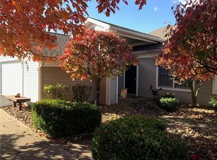 18 Golfwood Dr #18, Hermitage, PA 16148