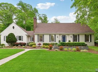 160 Macintyre Ln, Allendale, NJ 07401