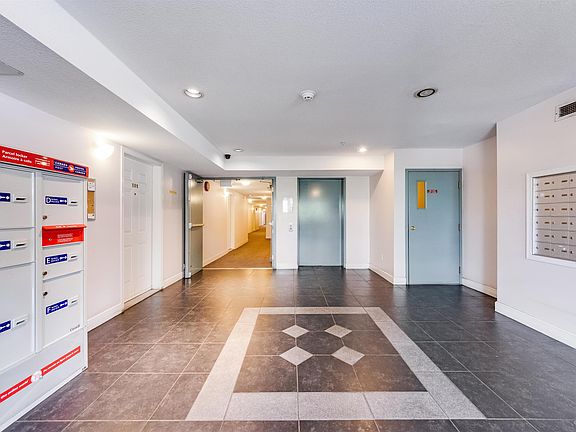 3rd image of 5818 Lincoln St #209
