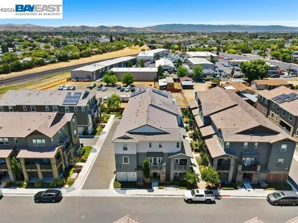 112 Apricot St, Livermore, CA 94551