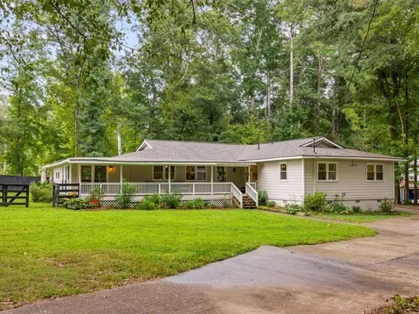 285 Air Acres Way, Woodstock, GA 30188