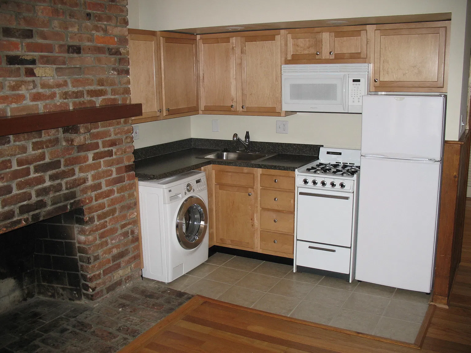 1 bed, 700 sqft, $1,895 — Photo 1