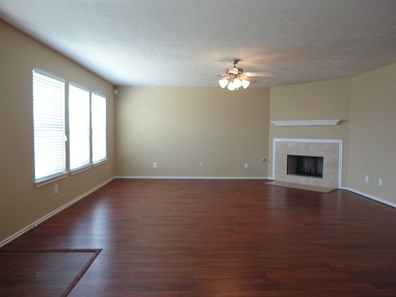 4th image of 18319 Fieldbluff Ln