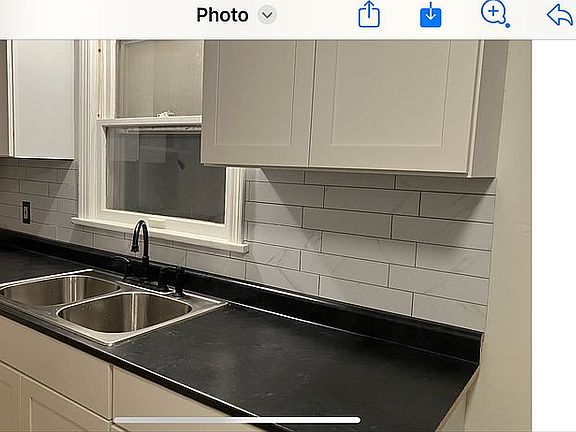 5th image of 719 Notre Dame Ave