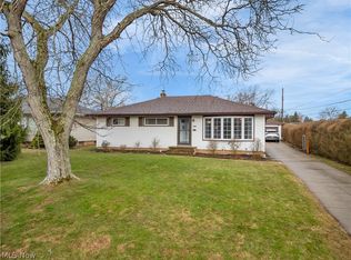 7206 Meadow Ln, Parma, OH