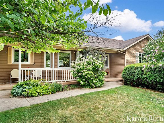 4th image of 6838 Rollingview Dr