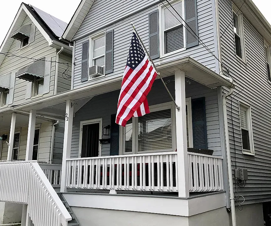 22 Beach St