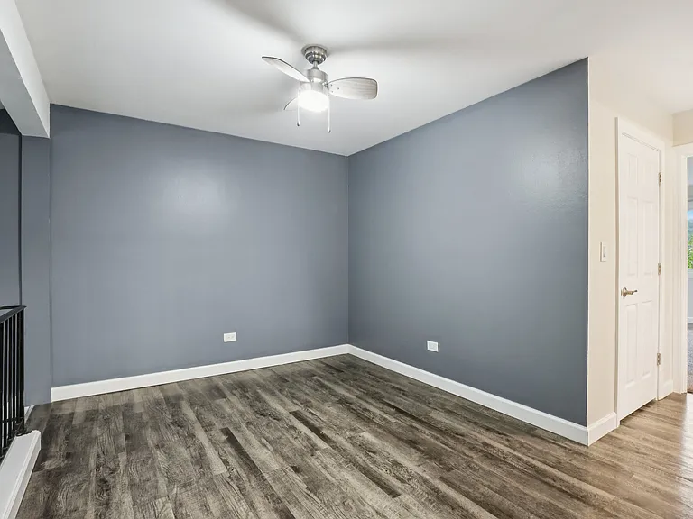 Crystal Lake Apartments — Photo 36