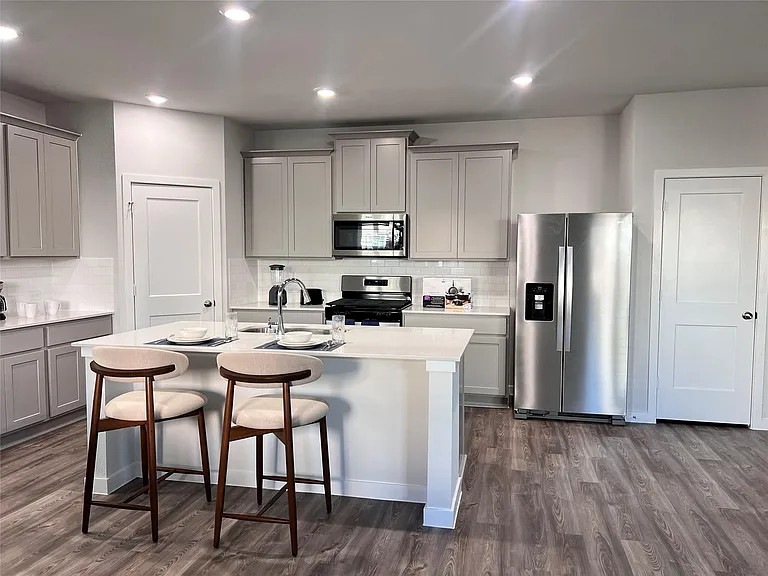 211 Brazen Forest Trl — Photo 4