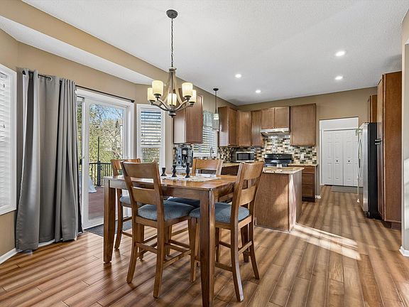 4th image of 14978 Valley View Dr