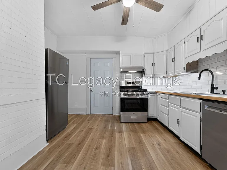 890 Traction St — Photo 18