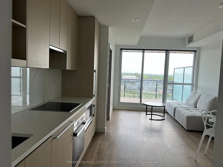 25 McMahon Dr #810 — Photo 15