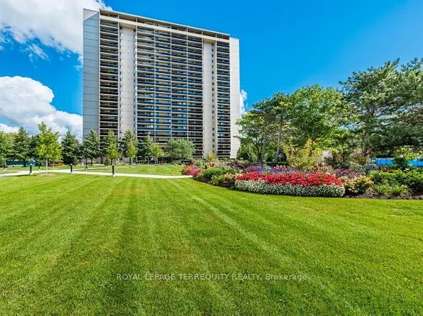 812 Burnhamthorpe Rd #1102, Toronto, ON M9C 4W1