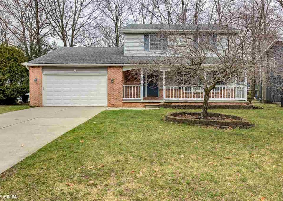 1st image of 4220 Surrey Ln