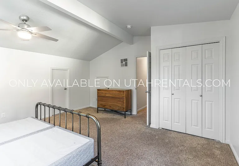 976 Briar Ave #UP — Photo 20