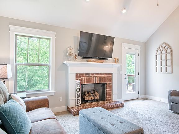 5th image of 7427 Pfizer Dr #1218
