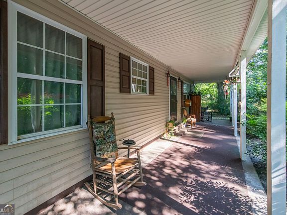 3rd image of 526 Susan Dr