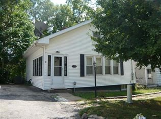 102 Jackson Ave, Charleston, IL 61920