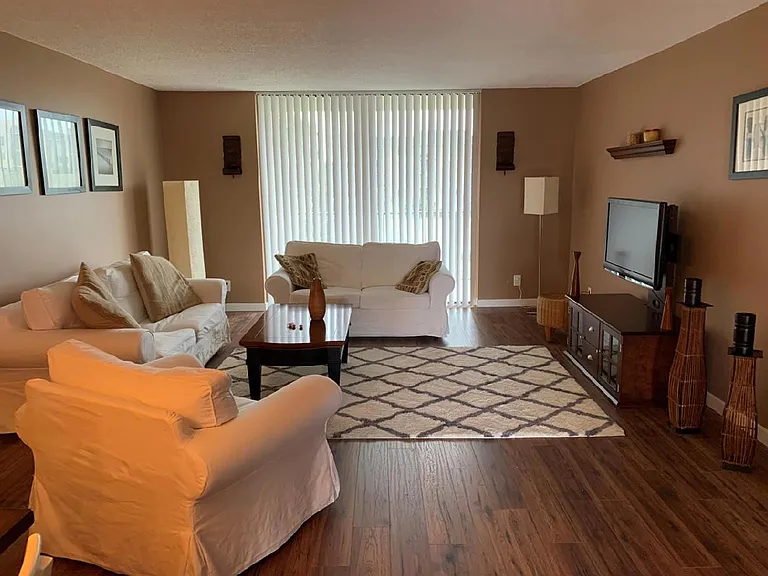 2820 Tennis Club Dr — Photo 4