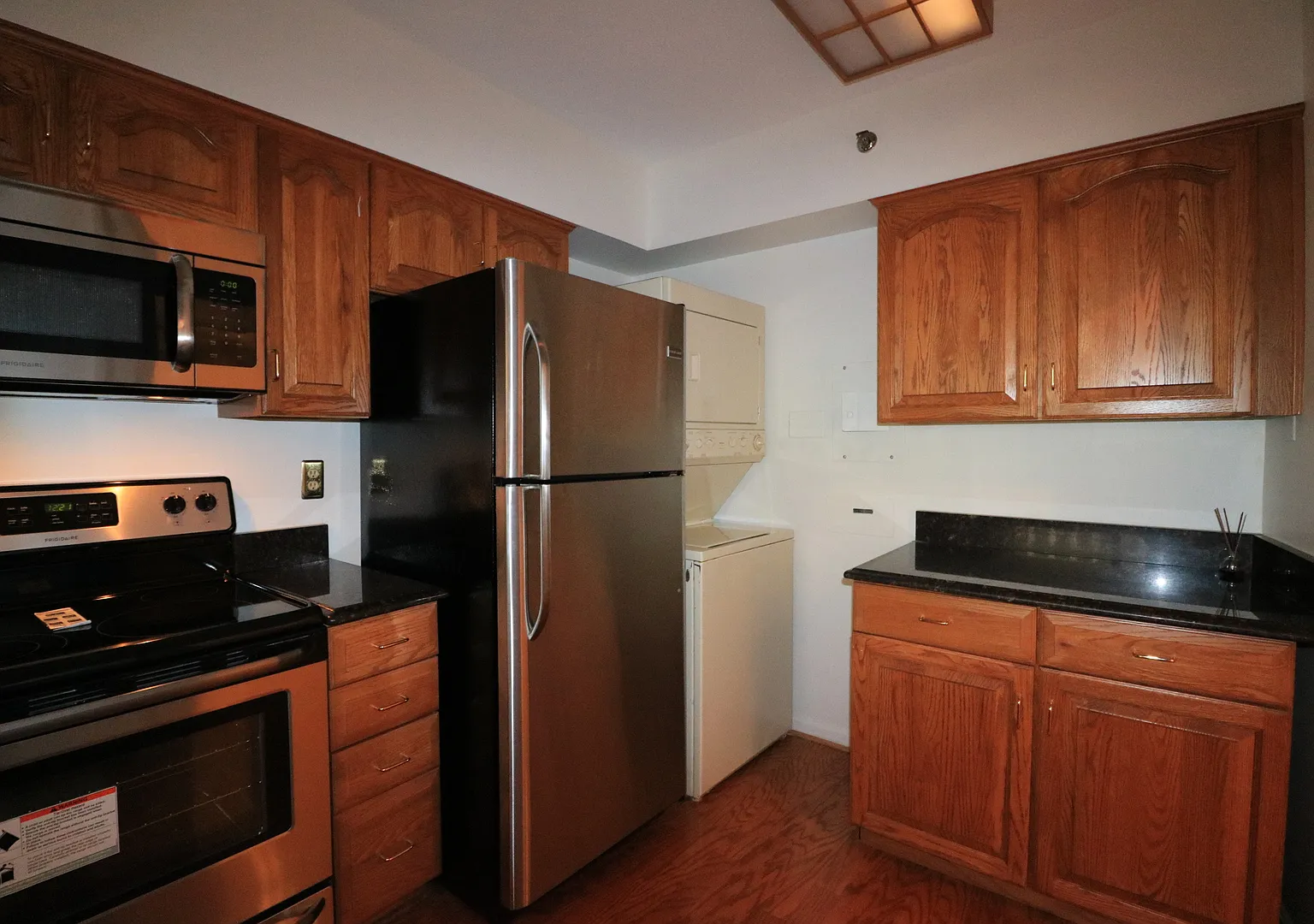 Classy 1/1 Convenience in Crystal City — Photo 3