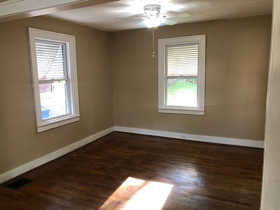 3rd image of 2205 Alameda Ave