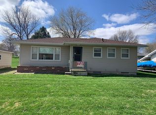 203 Pleasant Dr, La Porte City, IA