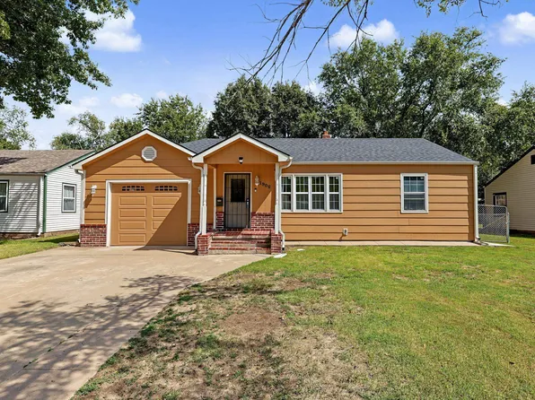 1908 S Ridgewood Dr, Wichita, KS 67218