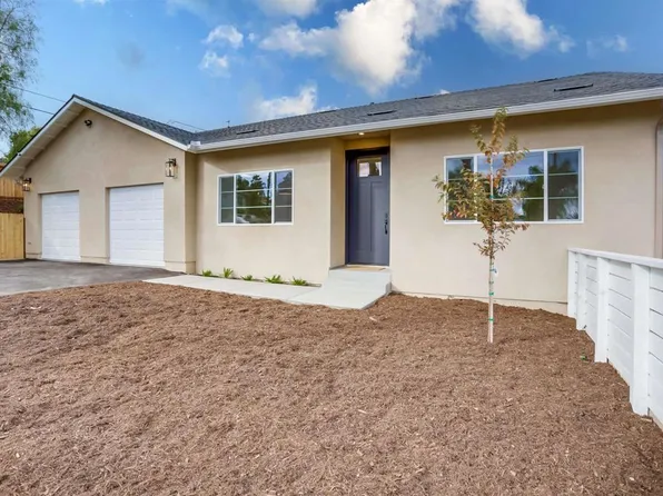 323-327 W Hawthorne St, Fallbrook, CA 92028