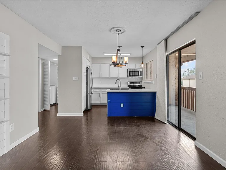 5001 Lamonte Ln #105 — Photo 2
