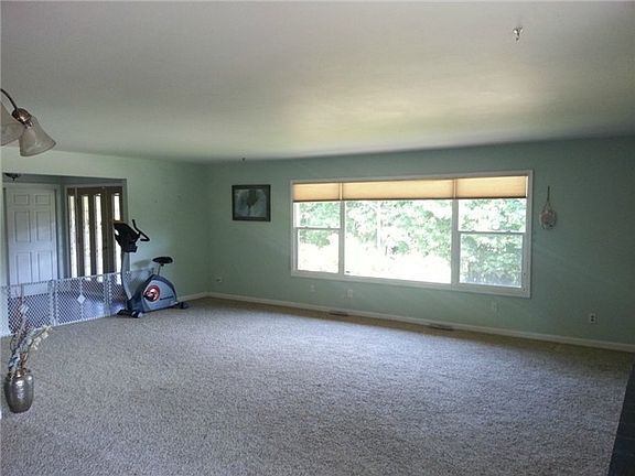 4th image of 2330 E Grand Ave #A