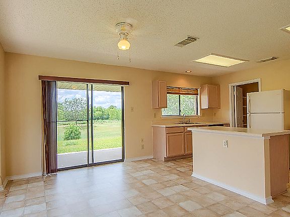 Dining Walkout