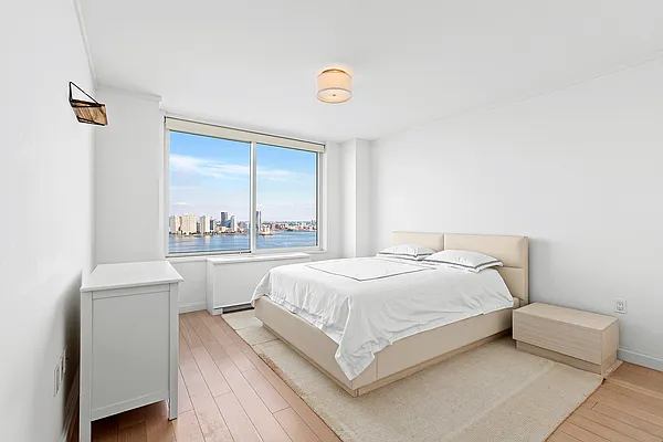 Rented by Compass | media 12