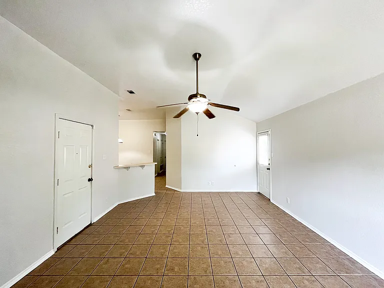 204 Dale Earnhardt Dr #A — Photo 4