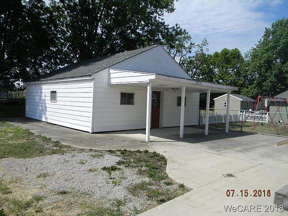 2nd image of 935 Woodrow Ave