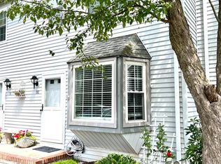 92 Franklin Ct #902, Flemington, NJ 08822