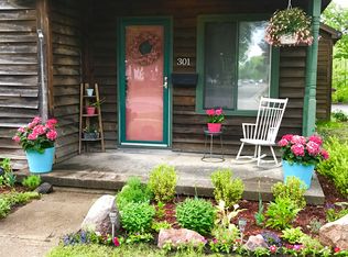 301 E Maple St, Holly, MI 48442