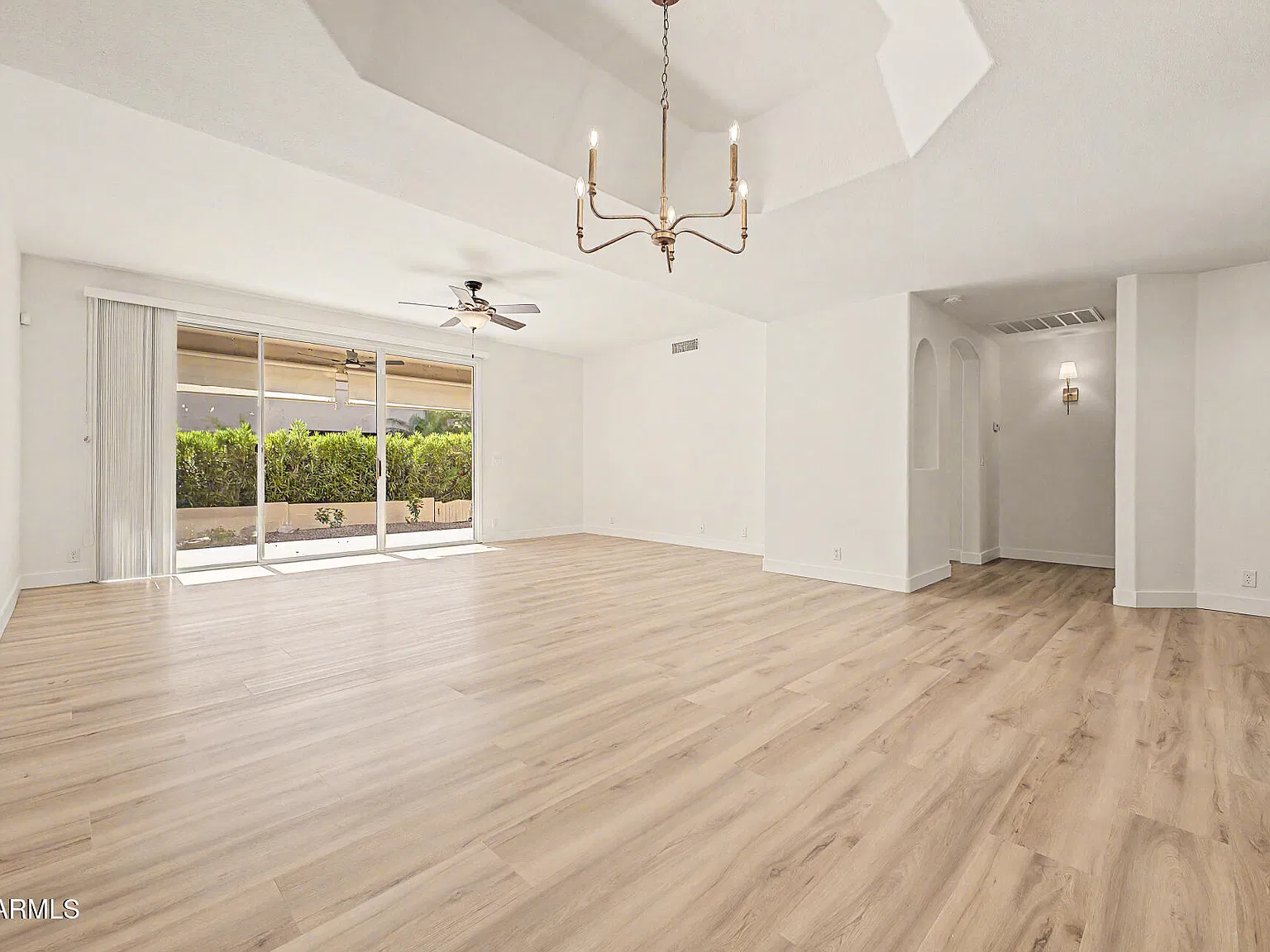 2 bed, 2.0 bath, 1495 sqft, $1,800 — Photo 2