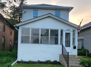 1808 Pershing Blvd, Clinton, IA 52732