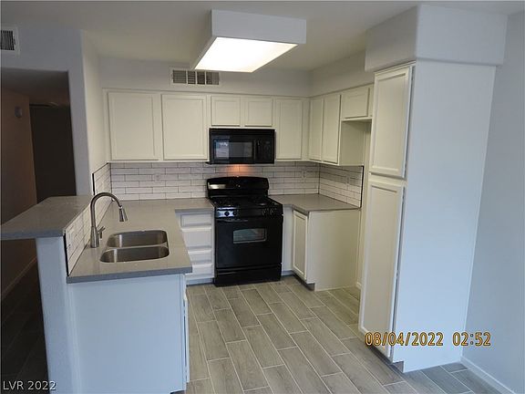 4th image of 3070 Tarpon Dr Unit 103