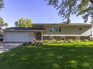 1356 Meadow Ln, Waterloo, IA 50701