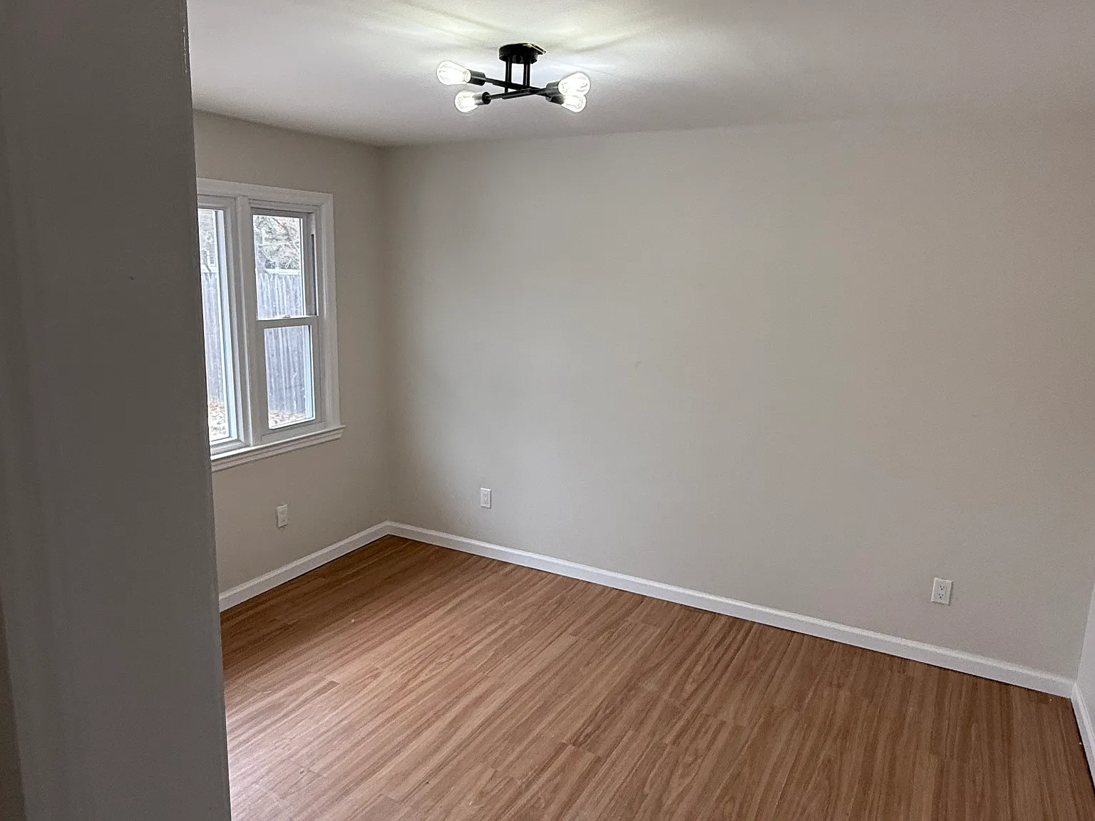 3 bed, 1170 sqft, $2,950 — Photo 3