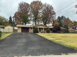 40 Willow Dr, Monessen, PA 15062