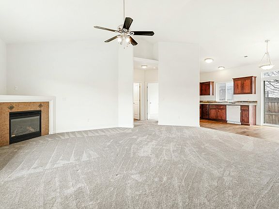 3rd image of 1198 NW Peony Ln