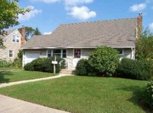 62 Oregon Ct, Syosset, NY 11791