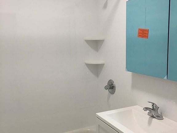 5th image of 148 Henry St APT B