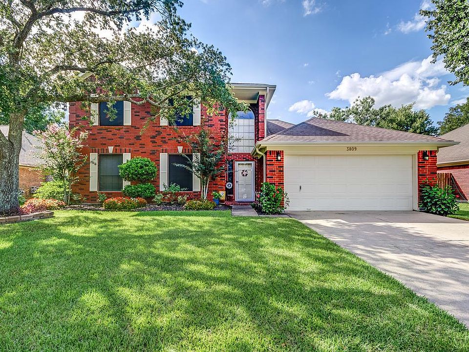 1st image of 3809 Pin Oak Dr N