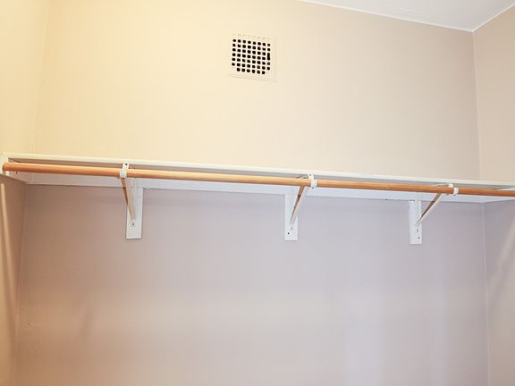 3rd image of 3356 W Eastwood Ave #33